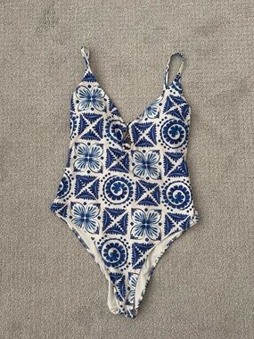One piece swimsuit